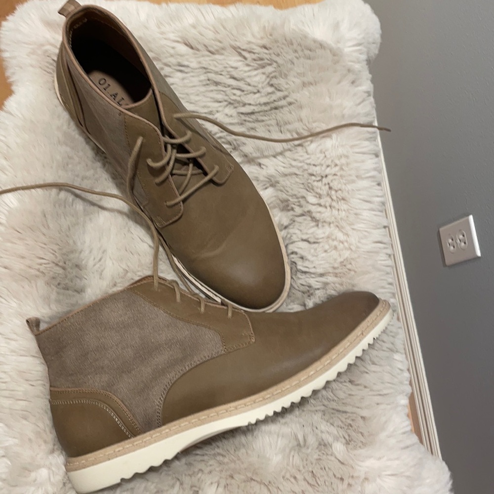 01. Algo Chukka Boots